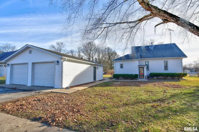 $169,900 | 614 Virginia Avenue, Taylorville, IL 62568