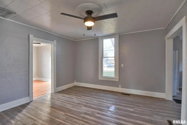 $164,900 | 614 Virginia Avenue, Taylorville, IL 62568