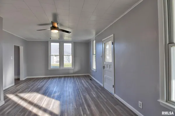 $164,900 | 614 Virginia Avenue, Taylorville, IL 62568