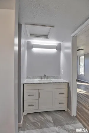 $164,900 | 614 Virginia Avenue, Taylorville, IL 62568