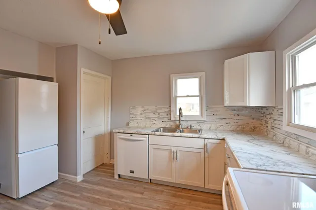 $169,900 | 614 Virginia Avenue, Taylorville, IL 62568