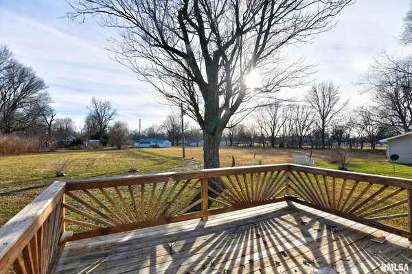 $164,900 | 614 Virginia Avenue, Taylorville, IL 62568