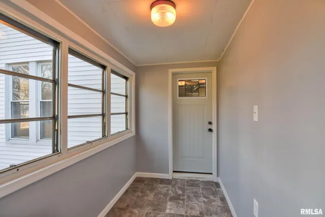 $169,900 | 614 Virginia Avenue, Taylorville, IL 62568