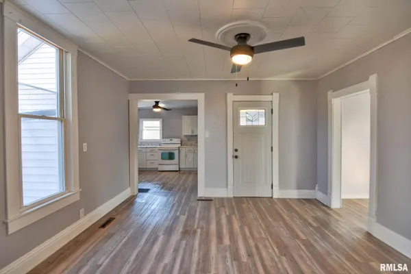 $164,900 | 614 Virginia Avenue, Taylorville, IL 62568