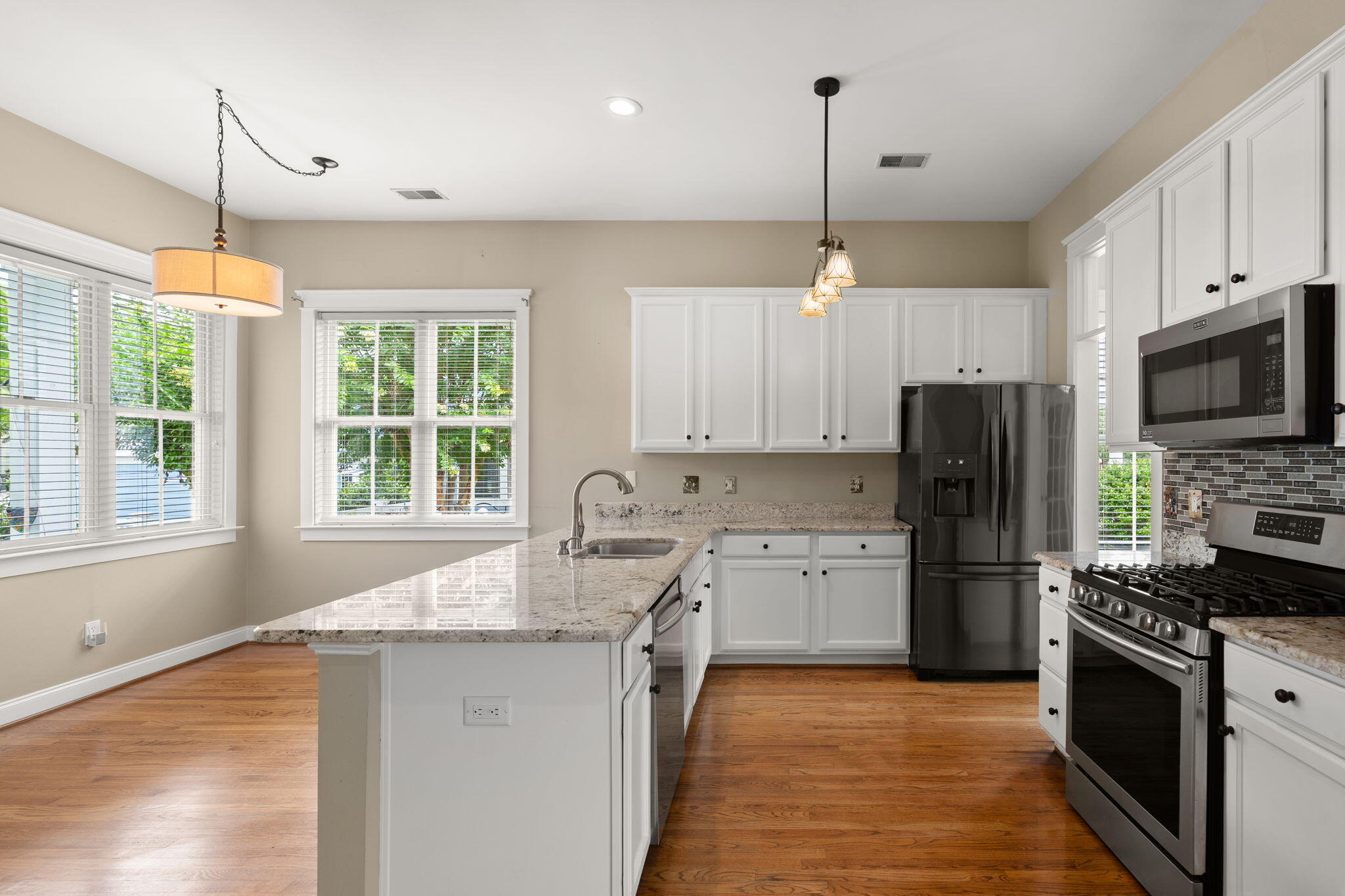 302 Hydrangea Street Summerville, SC 29483 - Photo 23 of 67