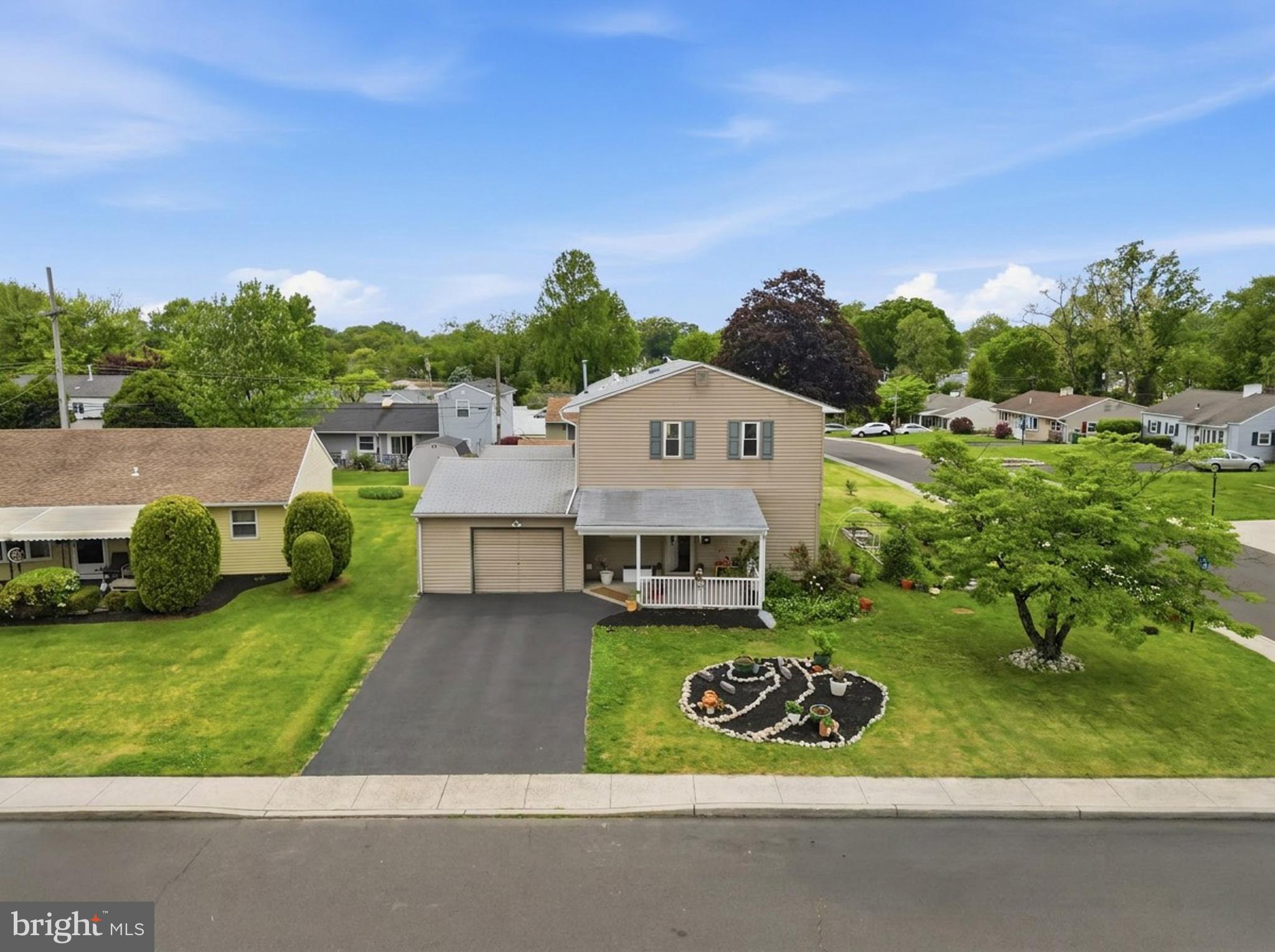 342 Chelsea Road Fairless Hills, PA 19030 - Photo 4 of 42