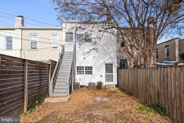 $2,950 | 1221 D Street Northeast, Washington, DC 20002