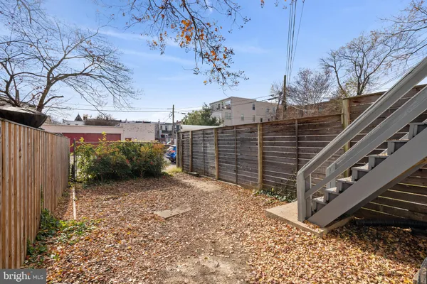 $2,950 | 1221 D Street Northeast, Washington, DC 20002