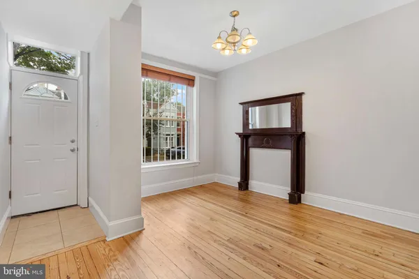 $2,950 | 1221 D Street Northeast, Washington, DC 20002