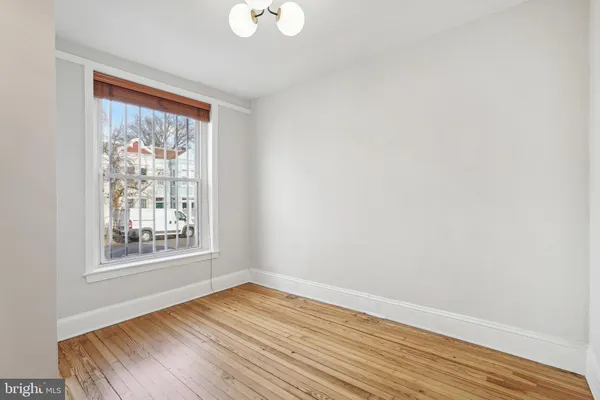 $2,950 | 1221 D Street Northeast, Washington, DC 20002