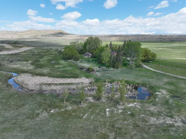 $1,100,000 | 10332 Highway 26, Kinnear, WY 82516