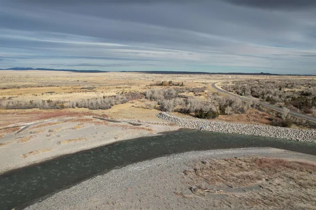 $1,100,000 | 10332 Highway 26, Kinnear, WY 82516