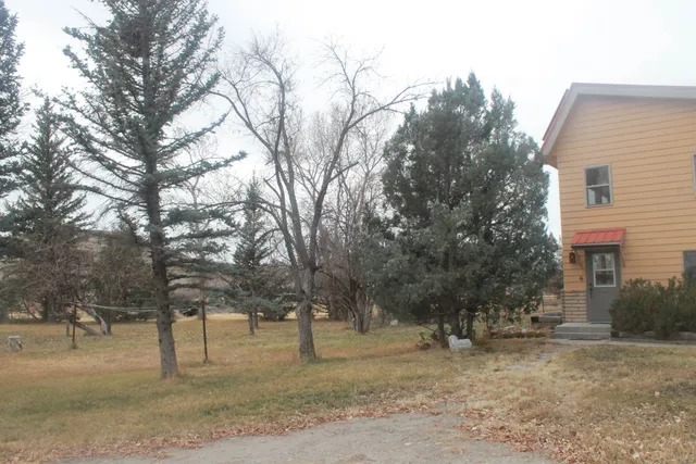 $1,100,000 | 10332 Highway 26, Kinnear, WY 82516