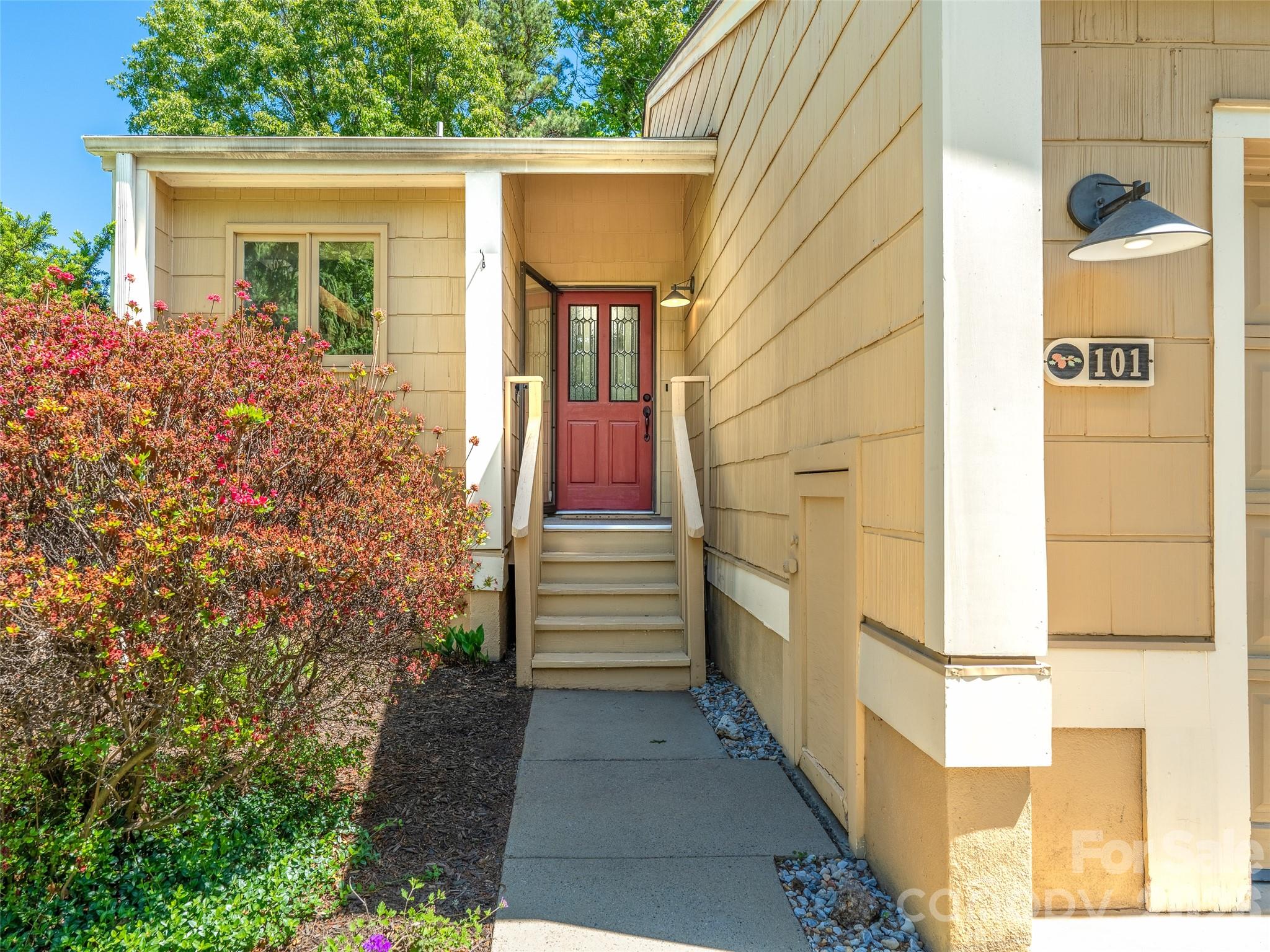 101 Beaver Ridge Road Asheville, NC 28804 - Photo 3 of 48