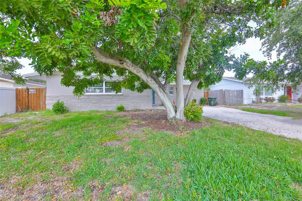 12372 113th Street Largo, FL 33778 - Photo 2 of 29