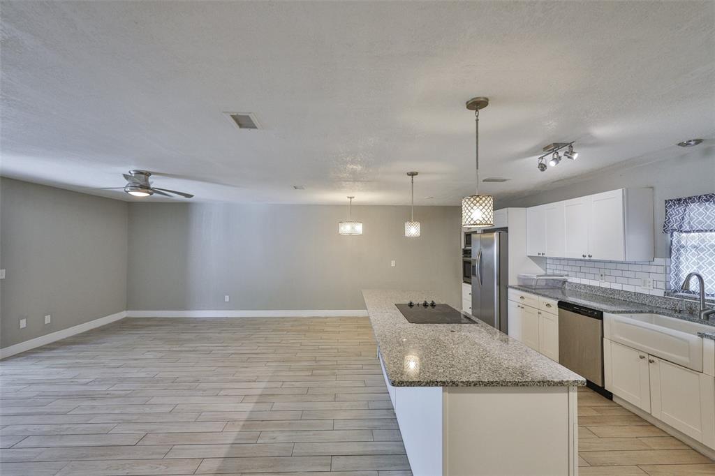 12372 113th Street Largo, FL 33778 - Photo 4 of 29