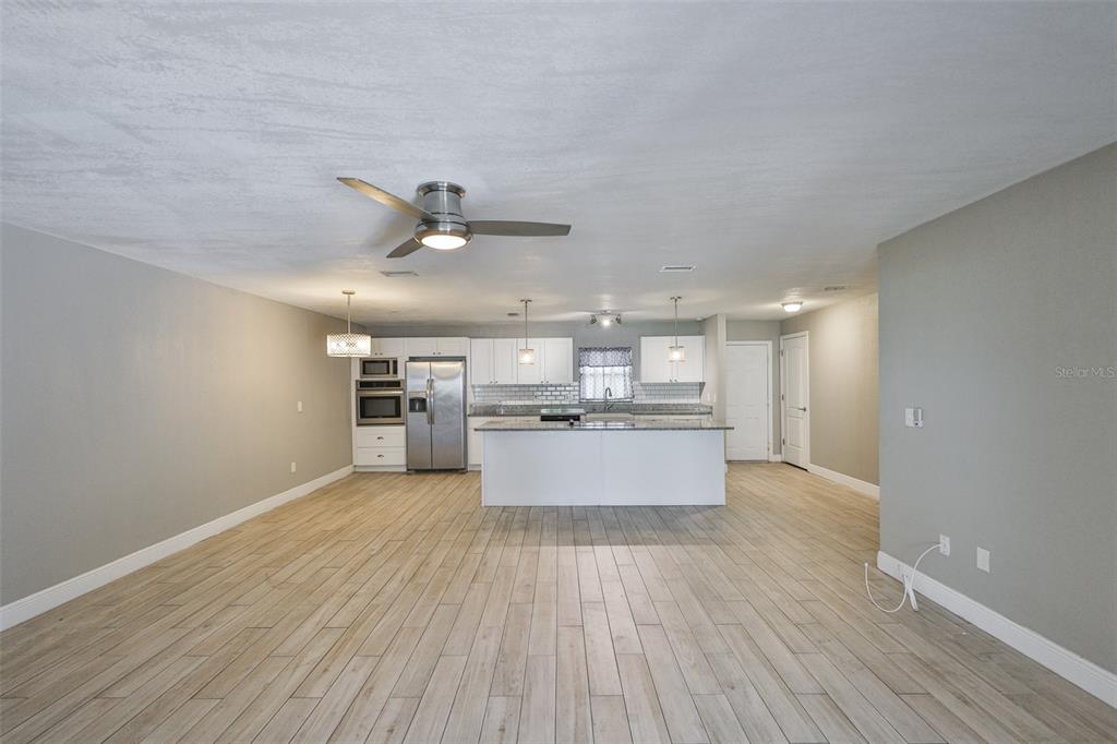 12372 113th Street Largo, FL 33778 - Photo 6 of 29