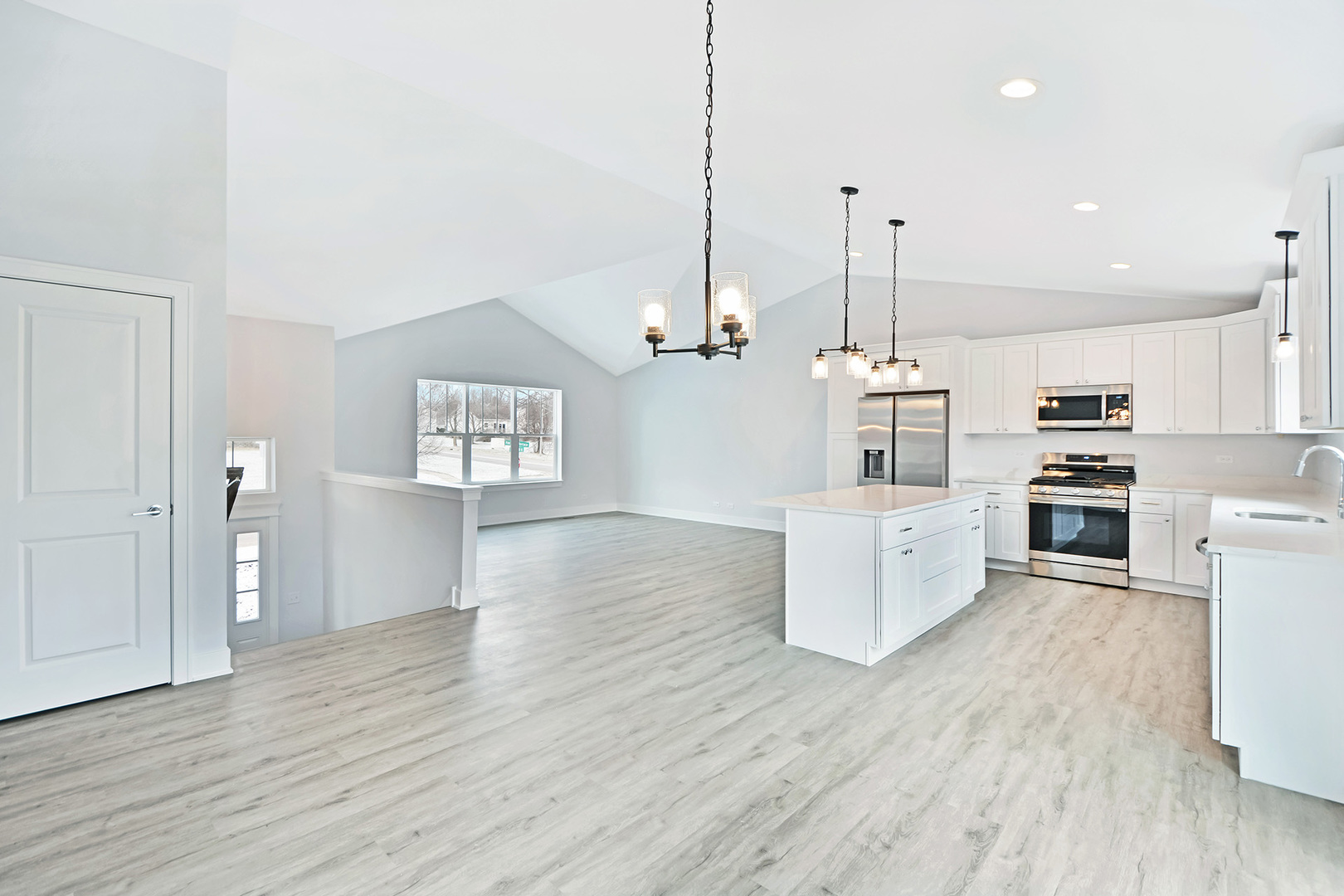 705 Fox Trail Terrace Cary, IL 60013 - Photo 12 of 34