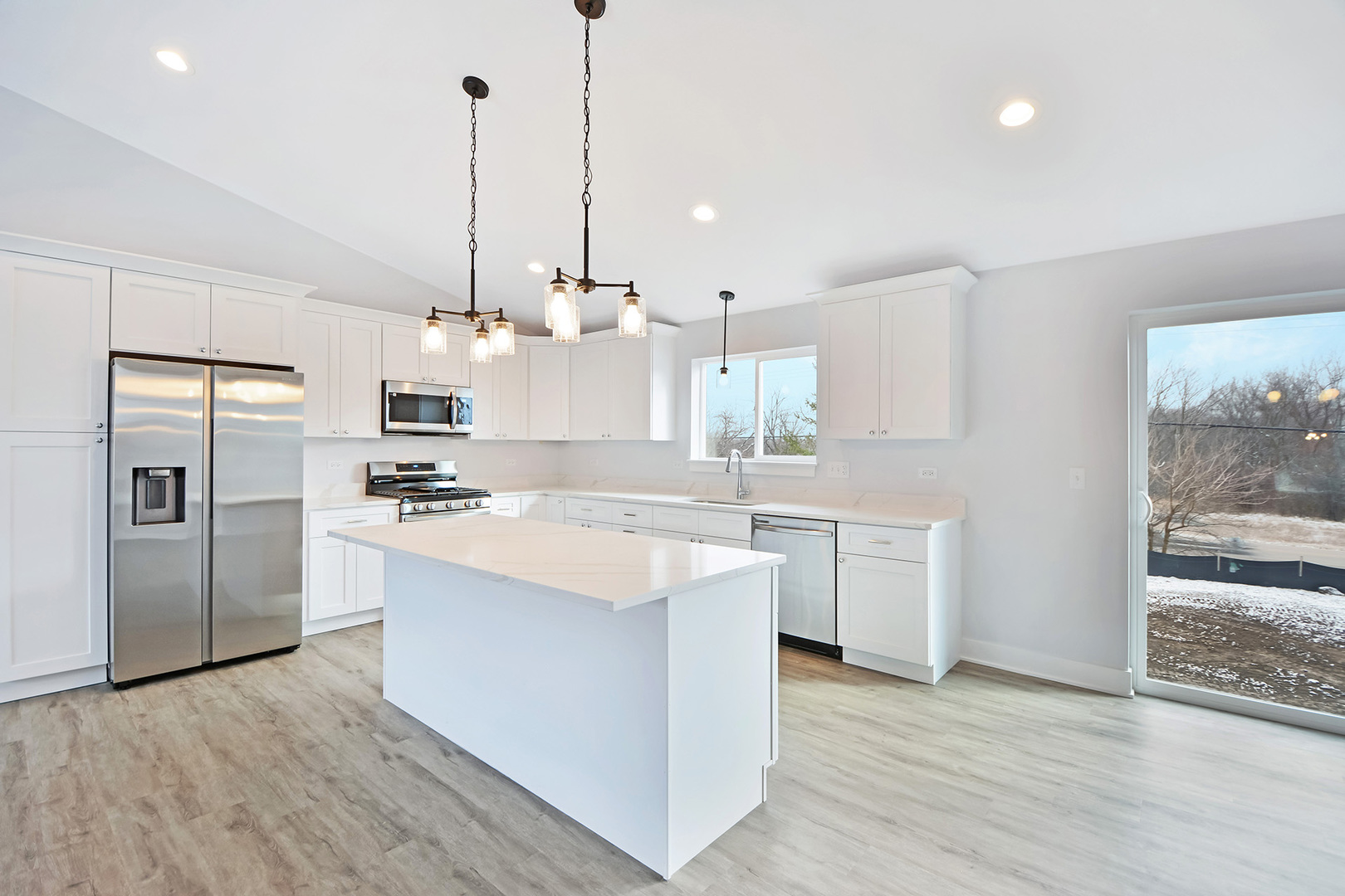 705 Fox Trail Terrace Cary, IL 60013 - Photo 10 of 34