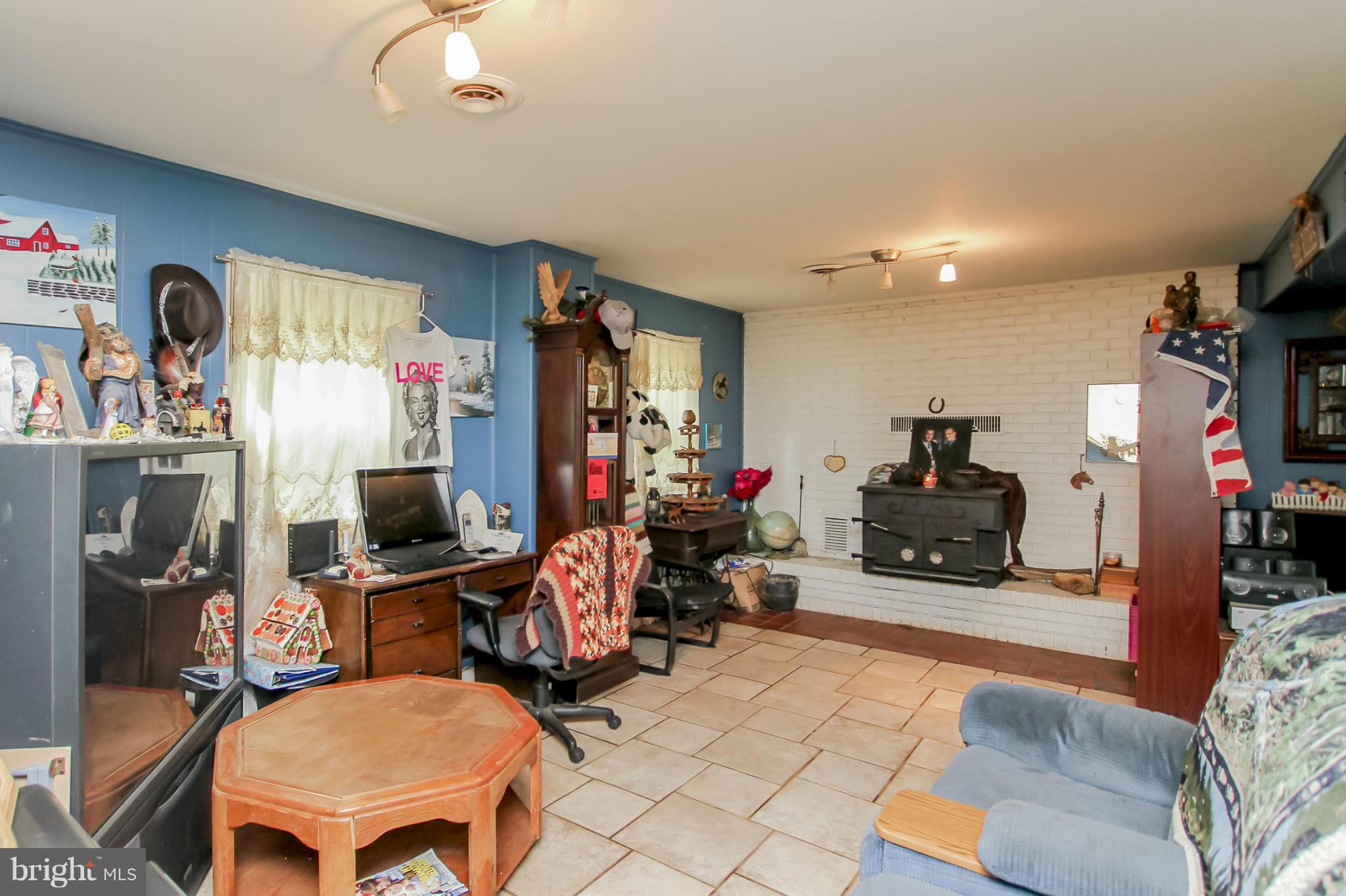 7604 Botha Road Bealeton, VA 22712 - Photo 15 of 20 Family Room