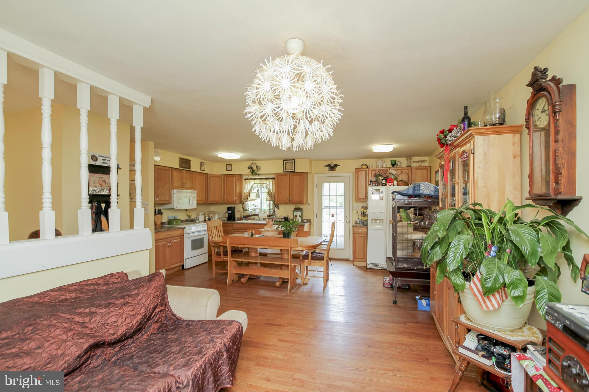 7604 Botha Road Bealeton, VA 22712 - Photo 5 of 20 Living Room