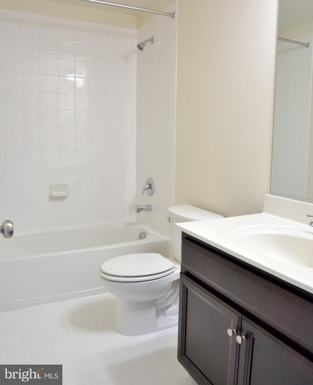 8124 Ridgely Loop Severn, MD 21144 - Photo 15 of 25 Gallery Image 15