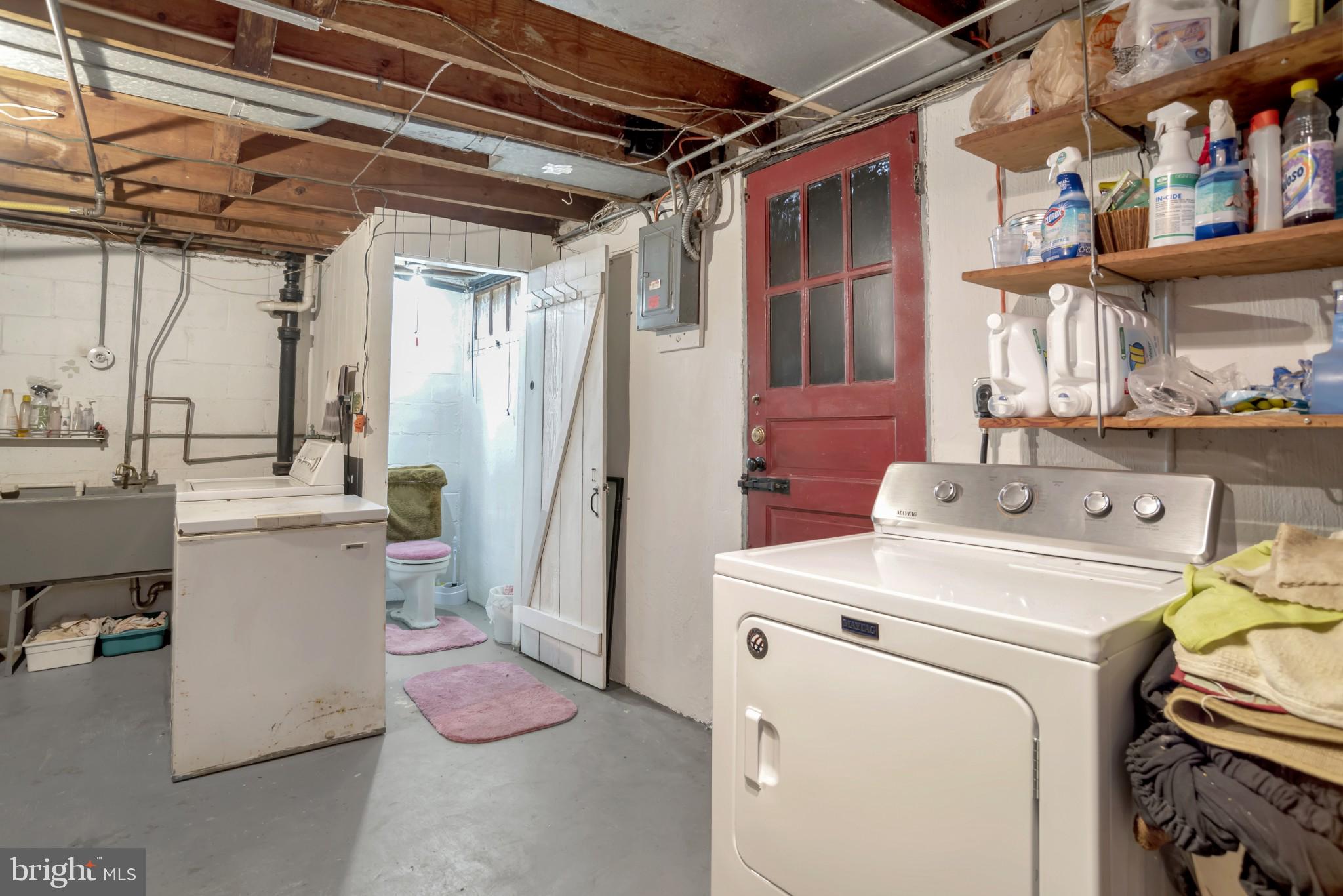 4019 Brookhill Road Baltimore, MD 21215 - Photo 12 of 15 Utility room with powder room