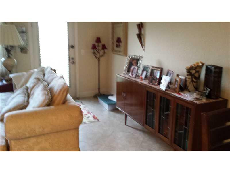 426 Mansfield K, Unit 426 Boca Raton, FL 33434 - Photo 4 of 6 Interior Space/Layout
