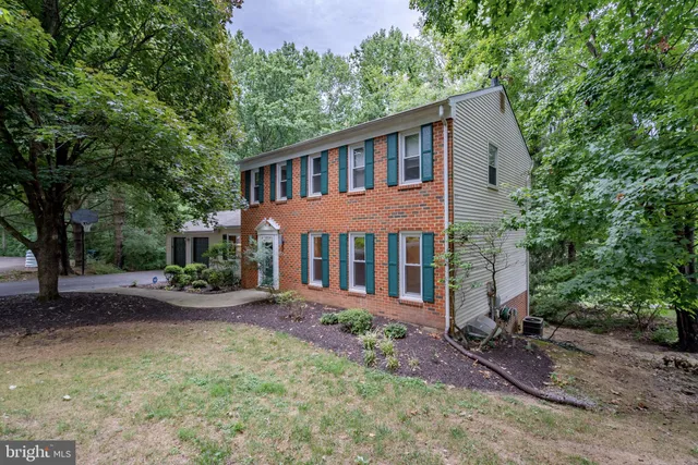 $3,700 | 10409 Adel Road, Oakton, VA 22124