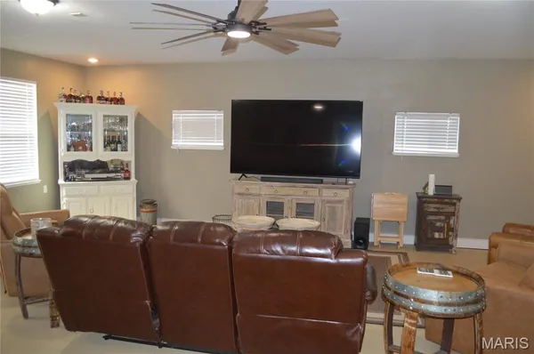 $719,500 | 222 Scanland Farm Road, Montgomery City, MO 63361