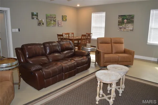 $719,500 | 222 Scanland Farm Road, Montgomery City, MO 63361