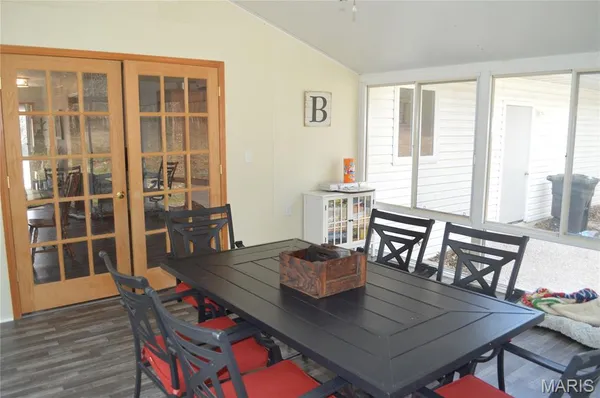 $719,500 | 222 Scanland Farm Road, Montgomery City, MO 63361