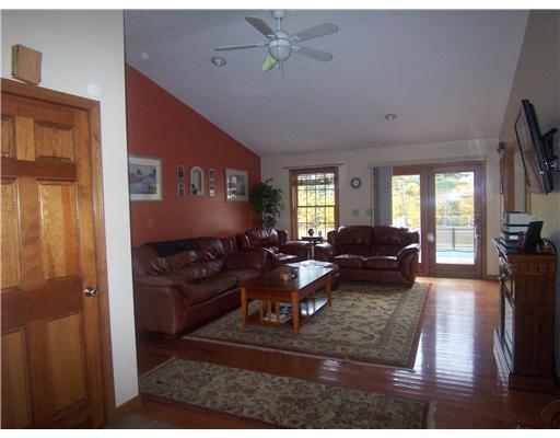 142 Parsons Road Norway, ME 04268 - Photo 20 of 35 Living Room.