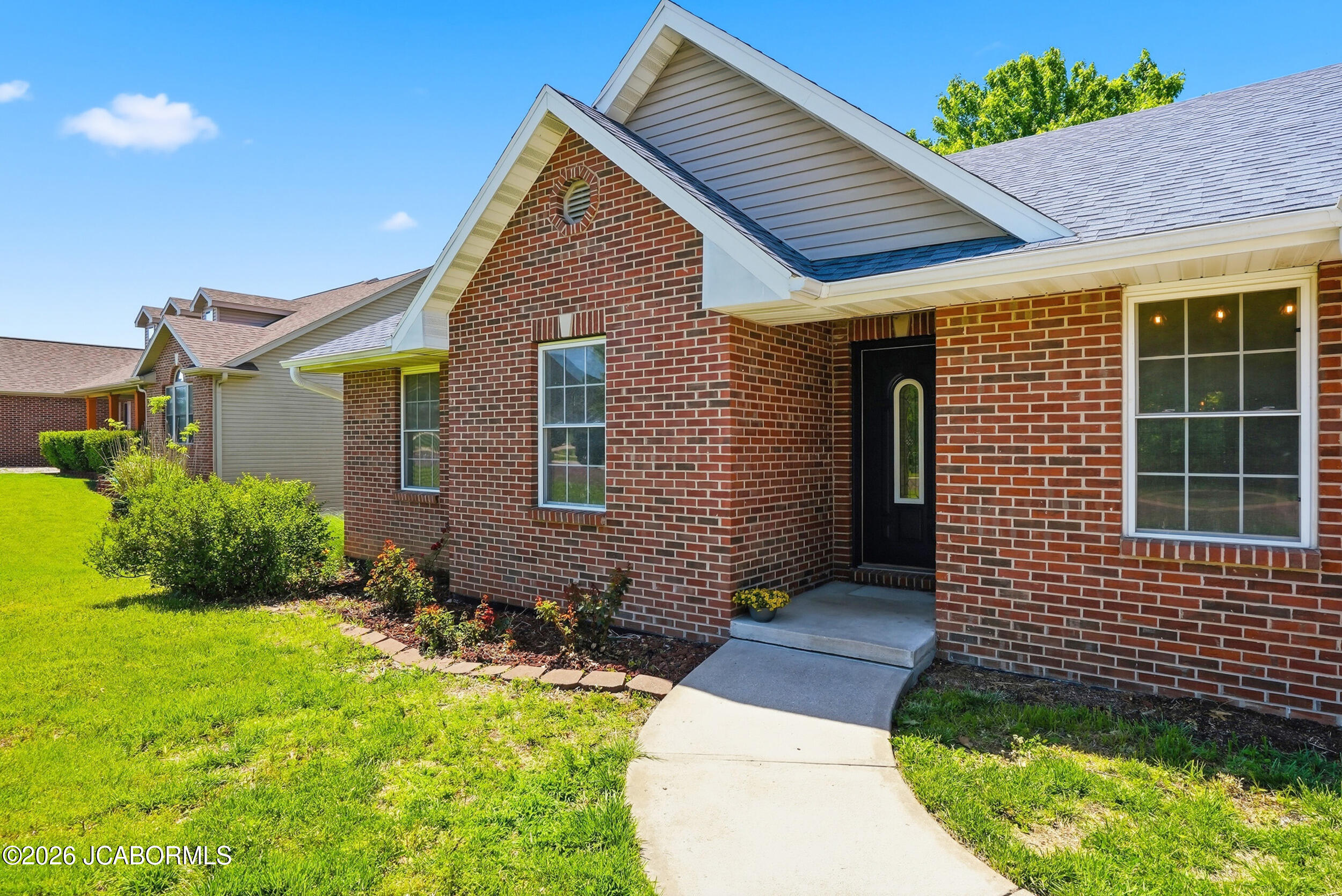 1192 Choctaw Ridge Drive Holts Summit, MO 65043 - Photo 3 of 48 1192 Choctaw Ridge