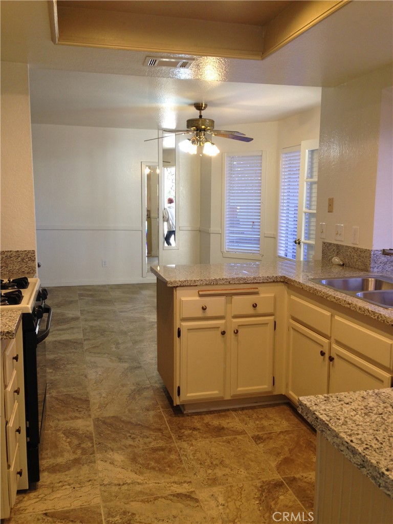 10482 Sagecrest Drive Moreno Valley, CA 92557 - Photo 5 of 24