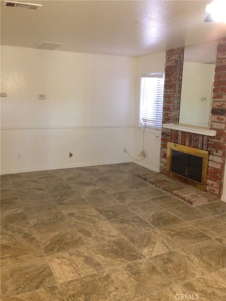 10482 Sagecrest Drive Moreno Valley, CA 92557 - Photo 9 of 24