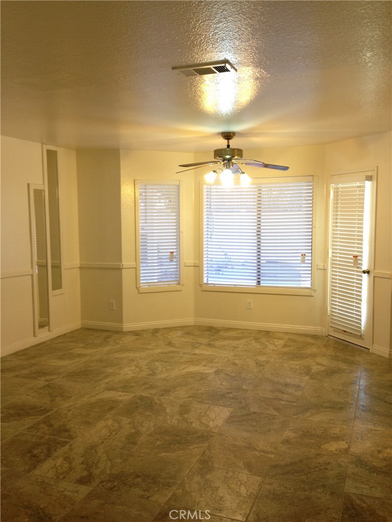 10482 Sagecrest Drive Moreno Valley, CA 92557 - Photo 10 of 24