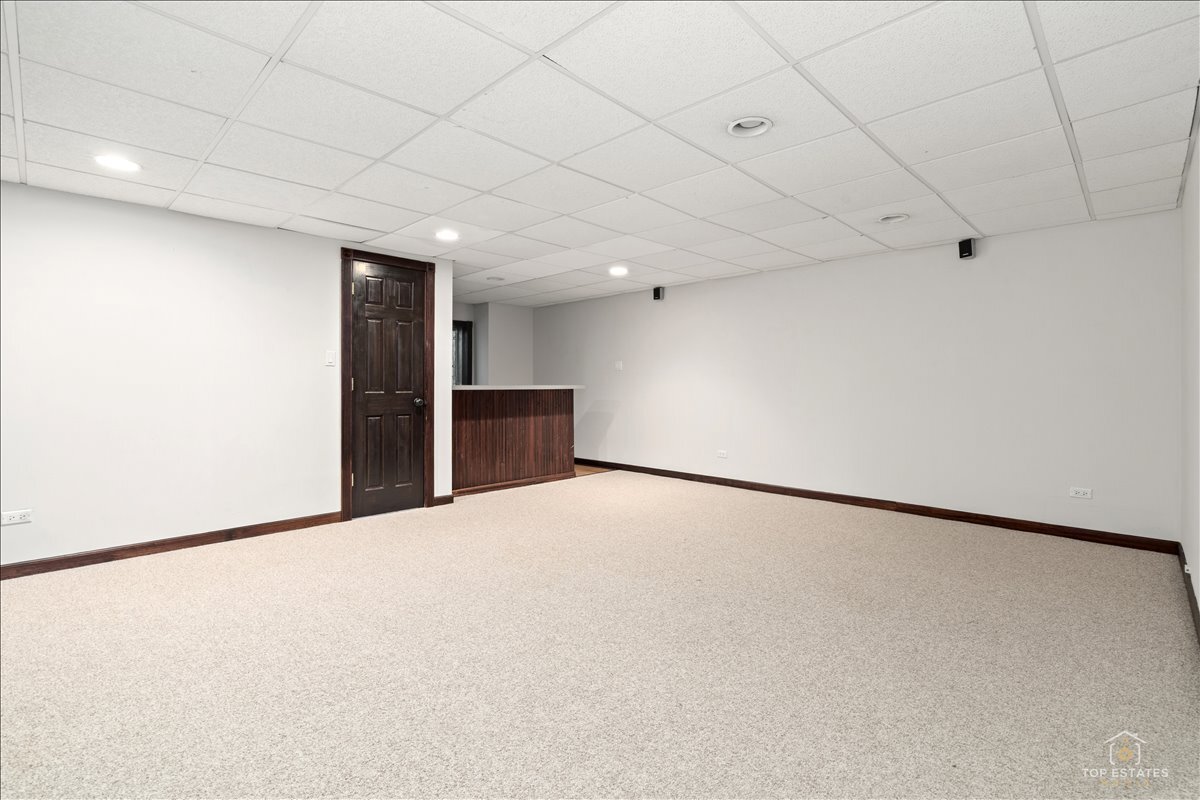 642 West Moreland Avenue Addison, IL 60101 - Photo 25 of 33