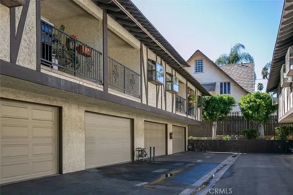 $4,800 | 402 El Centro Street, South Pasadena, CA 91030