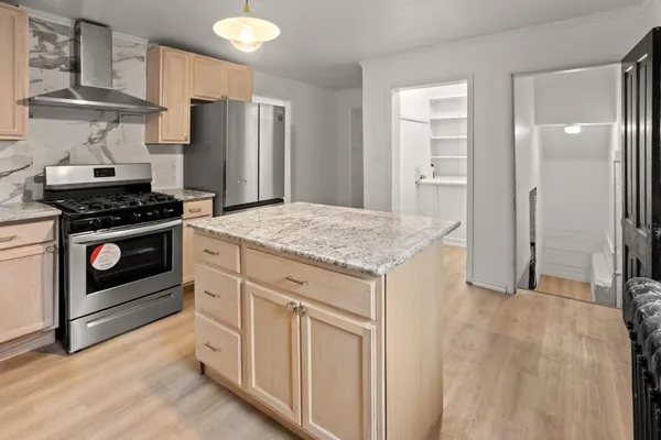 $1,800 | 361 8th Avenue South, Fargo, ND 58103