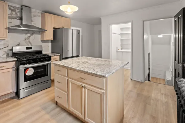 $2,000 | 361 8th Avenue South, Fargo, ND 58103