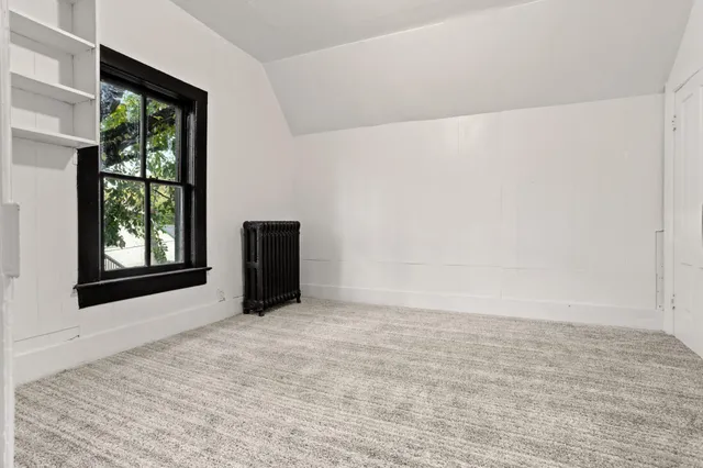 $2,000 | 361 8th Avenue South, Fargo, ND 58103