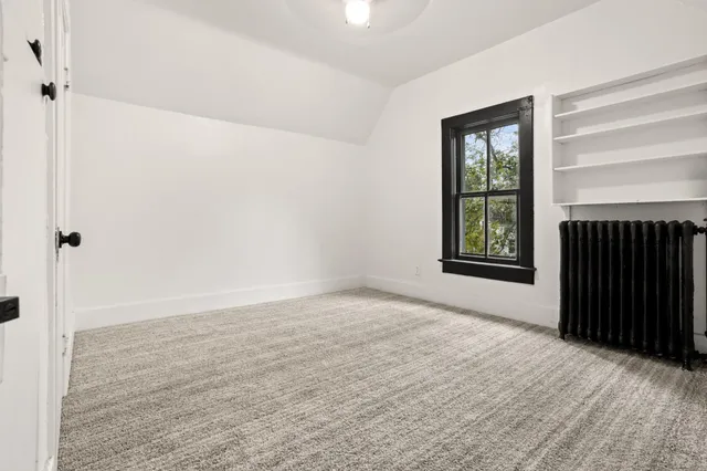 $2,000 | 361 8th Avenue South, Fargo, ND 58103