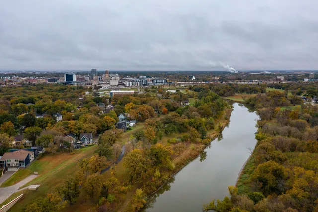 $2,000 | 361 8th Avenue South, Fargo, ND 58103