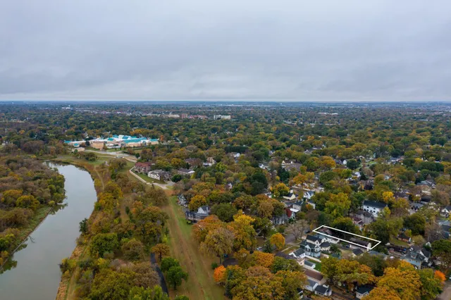 $2,000 | 361 8th Avenue South, Fargo, ND 58103