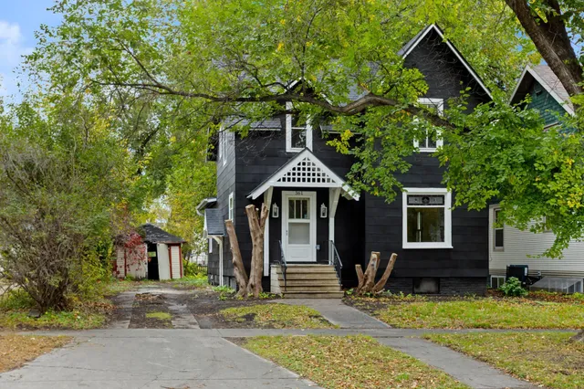 $2,000 | 361 8th Avenue South, Fargo, ND 58103