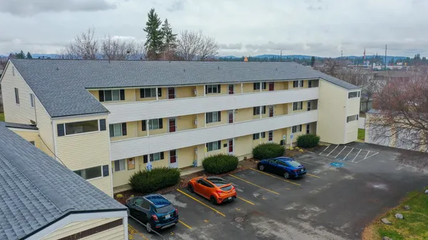 $159,900 | 222 North Hutchinson Road, Unit 204, Spokane Valley, WA 99212