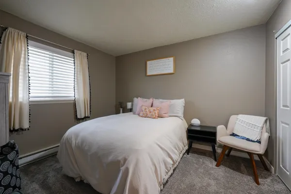$159,900 | 222 North Hutchinson Road, Unit 204, Spokane Valley, WA 99212