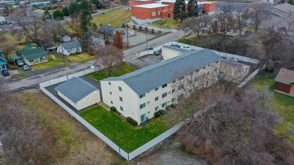 $159,900 | 222 North Hutchinson Road, Unit 204, Spokane Valley, WA 99212
