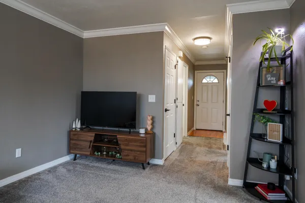 $159,900 | 222 North Hutchinson Road, Unit 204, Spokane Valley, WA 99212